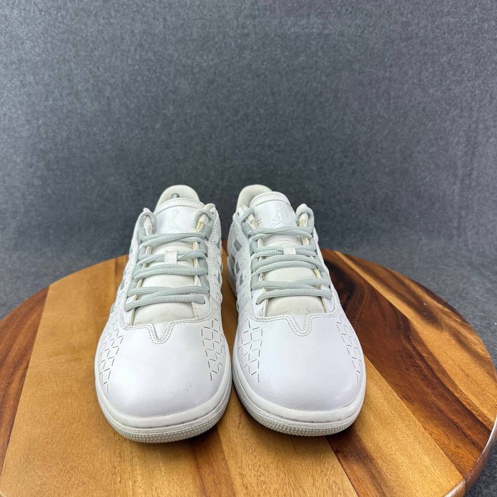 Jordan Illusion Low Mens White Wolf Grey Leather Sneakers 705146-100 Size 9 - Picture 3 of 11